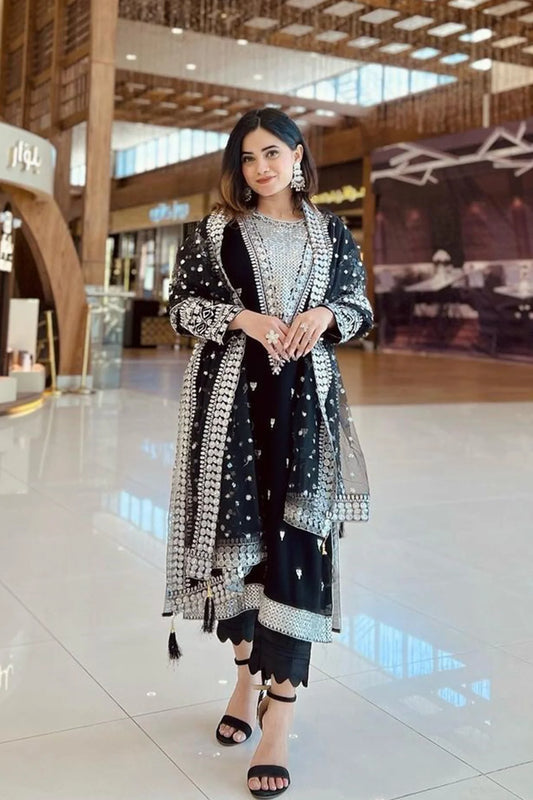 Black Pakistani Salwar Kameez With Heavy Embroidery Dupatta Work