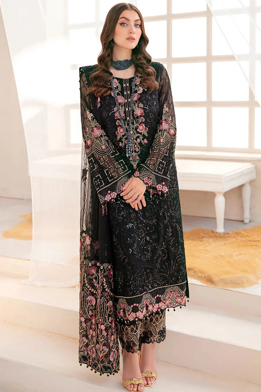 Good Looking Pakistani Black Color Salwar kameez With Dupatta work